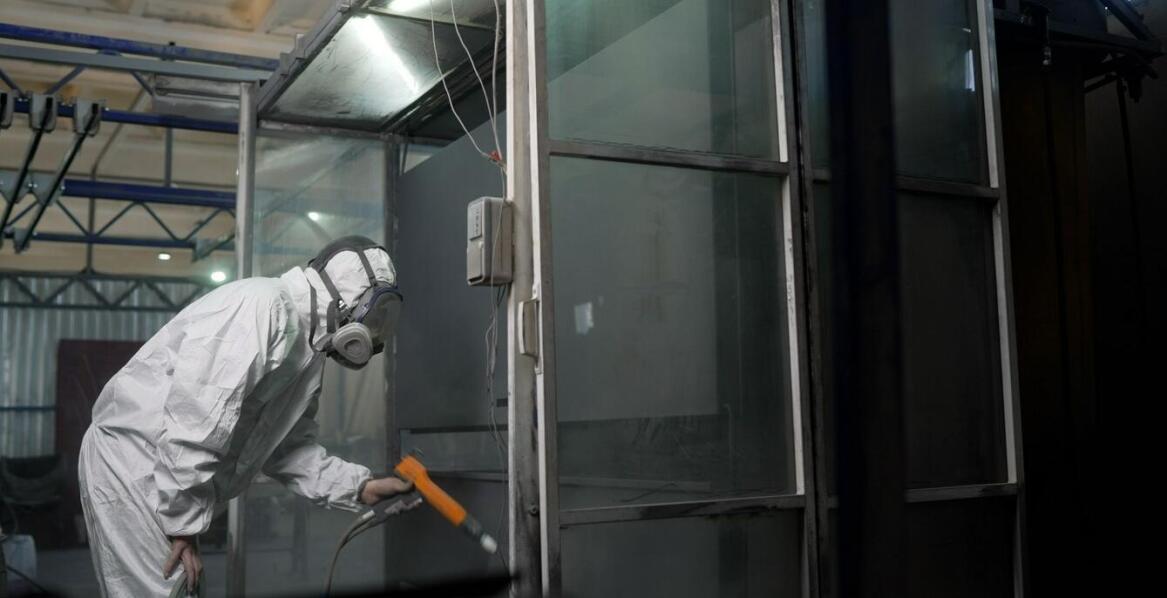 Ozonowanie pomieszczeń w biurach – co warto wiedzieć?