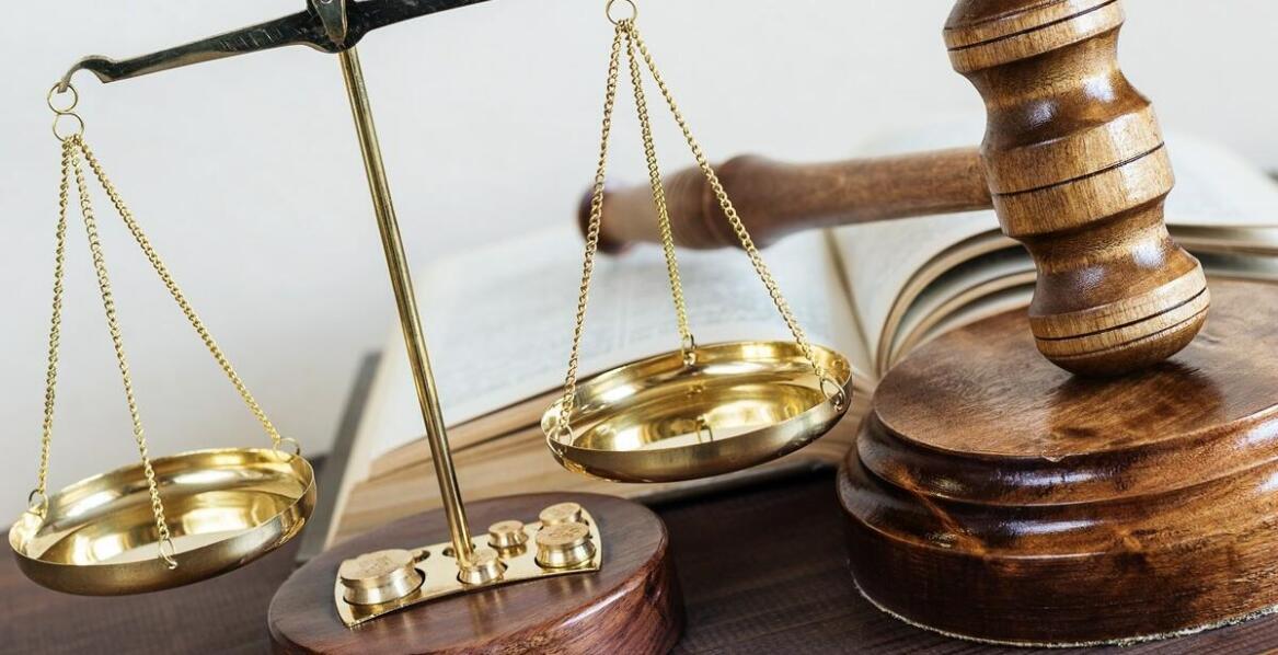 Złoto próby 555: jak zmieniające się przepisy prawne mogą wpłynąć na rynek?