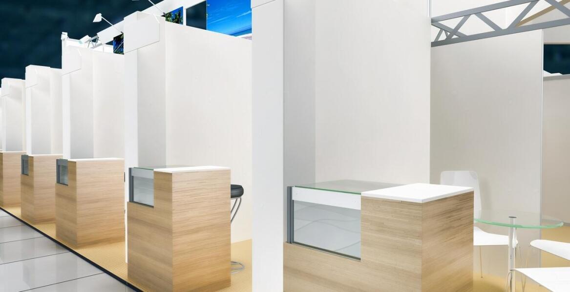 Efektywne wykorzystanie plexi w systemach wystawienniczych