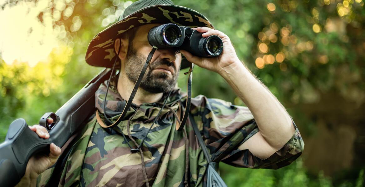 Nowoczesne wzory kamuflażu w odzieży myśliwskiej – co warto wiedzieć?