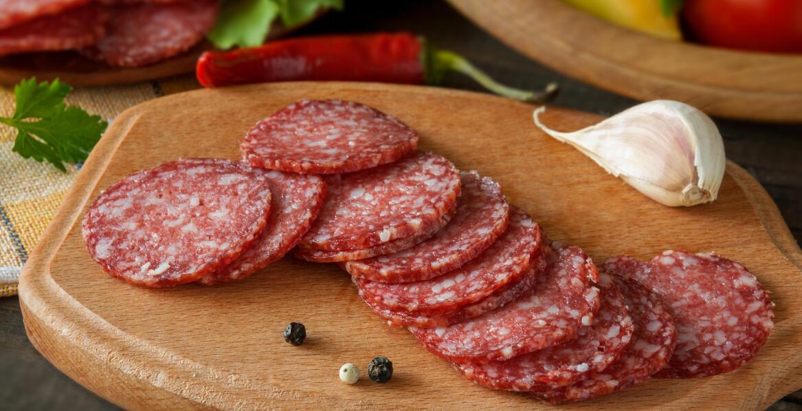 Zakup węgierskiego salami online – przewodnik po ofercie i korzyściach