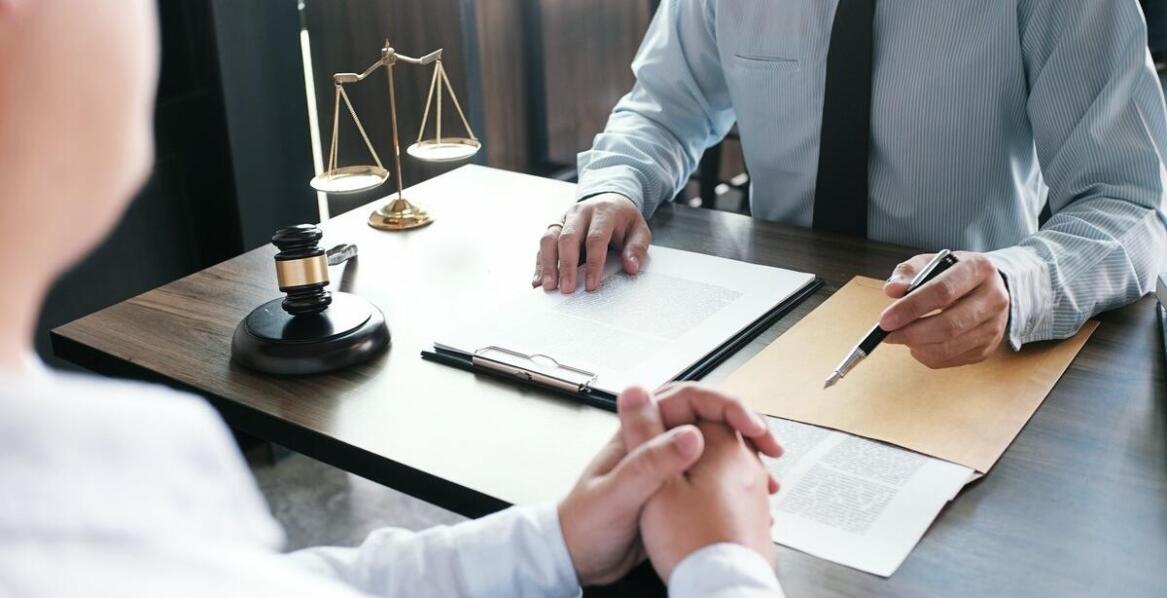 Jak bezpłatne prawne konsultacje pomagają klientom w kancelarii notarialnej?