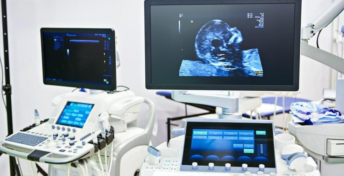 Czym charakteryzują się nowoczesne funkcje ultrasonografów stosowanych w położnictwie?