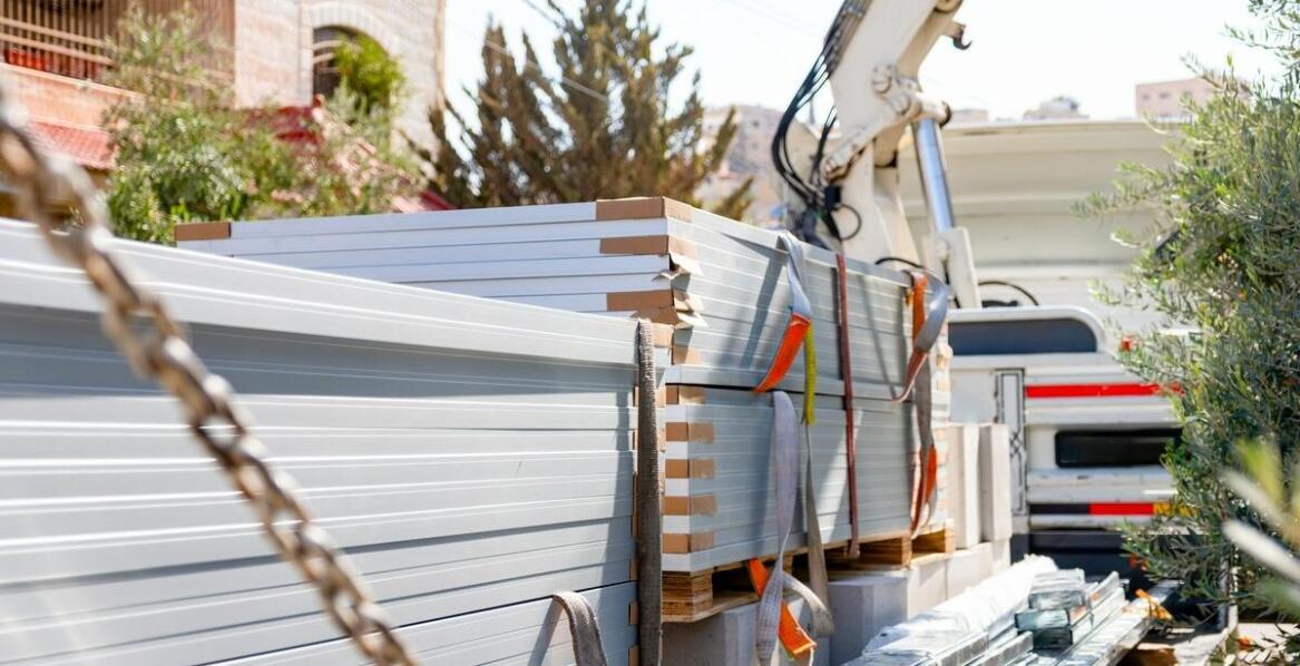 Optymalne wykorzystanie lawet do transportu materiałów budowlanych