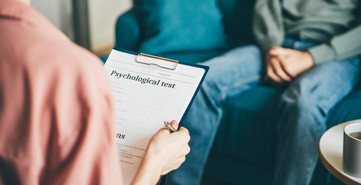 Jak psychotesty pomagają w procesie uzyskiwania pozwolenia na broń?