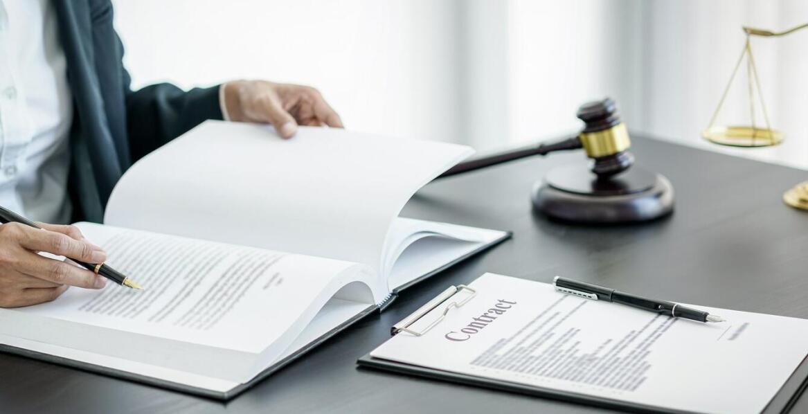 Pomoc radcy prawnego w sporządzaniu i opiniowaniu handlowych umów