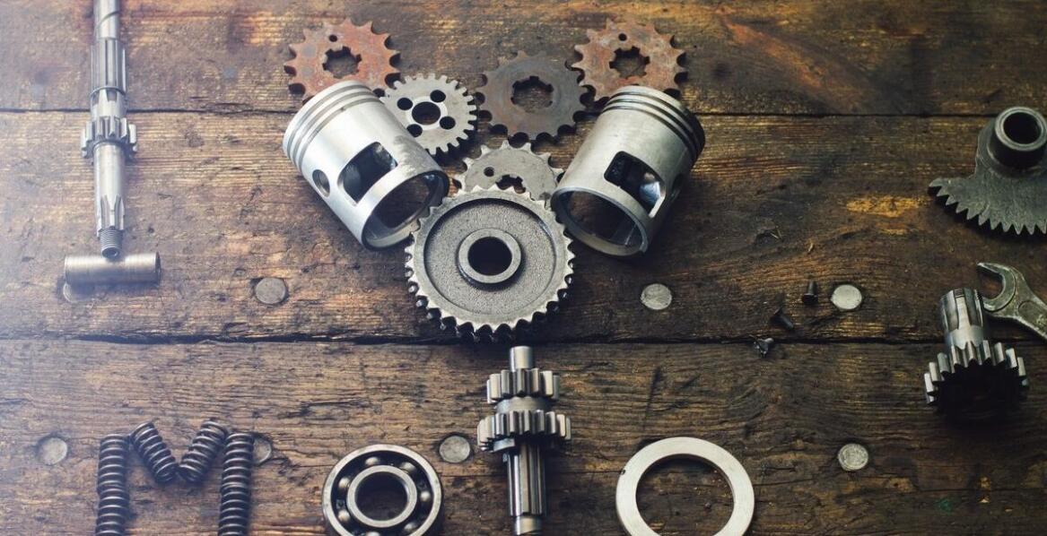 Kiedy podnośniki do mebli mogą wymagać wymiany?