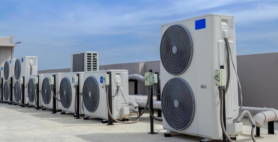 Jakie są zalety integracji klimatyzacji z odnawialnymi systemami?