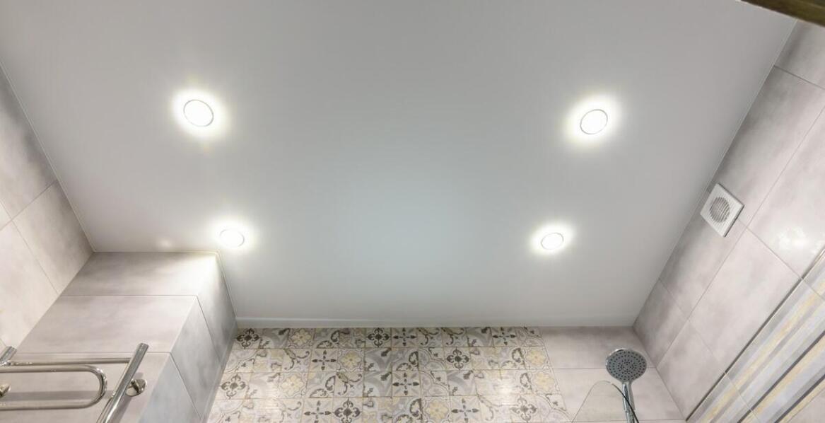 Kluczowe aspekty wyboru oświetlenia w łazience