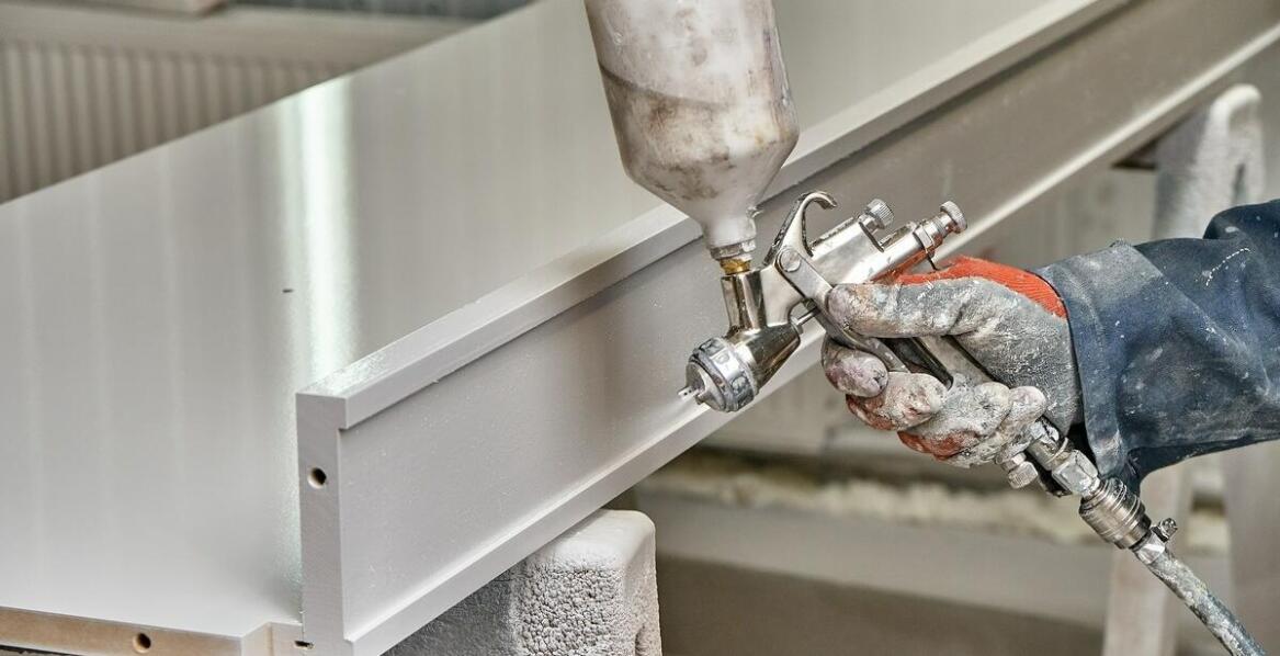 Przemysłowe farby: jakie innowacje wpływają na ich wydajność?