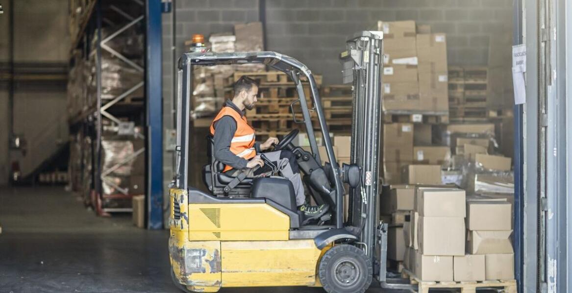 Jakie korzyści niesie zakup widłowych wózków od sprawdzonego sprzedawcy?