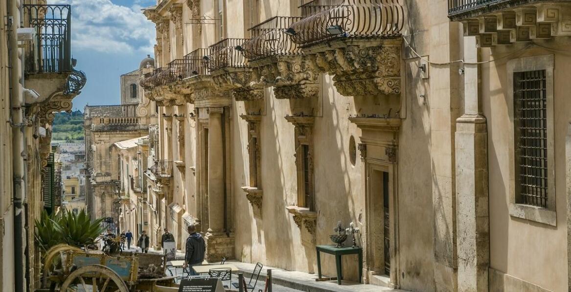 Co wyróżnia pielgrzymkę na Maltę spośród innych podróży?