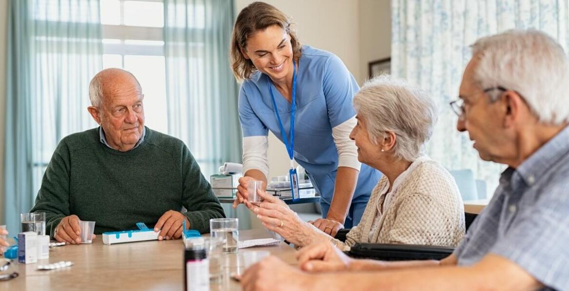 Rola specjalistycznej opieki lekarskiej w codziennym funkcjonowaniu seniorów