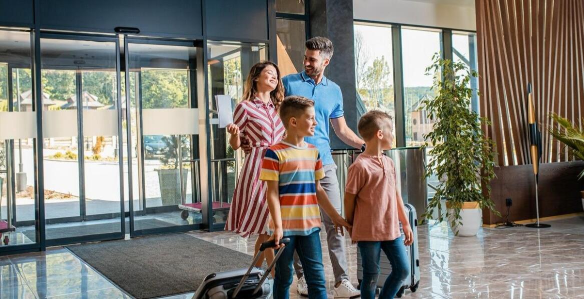 Dlaczego warto wybrać hotel w Krośnie z udogodnieniami dla dzieci?