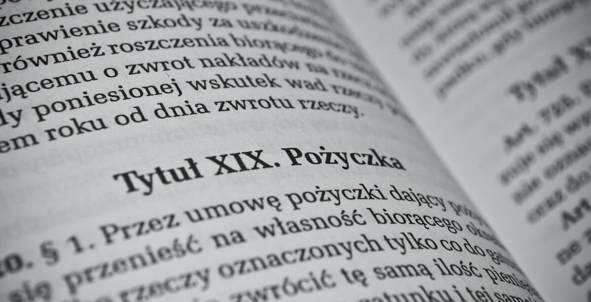 Jak porównać oferty pożyczek pod zastaw w różnych lombardach?