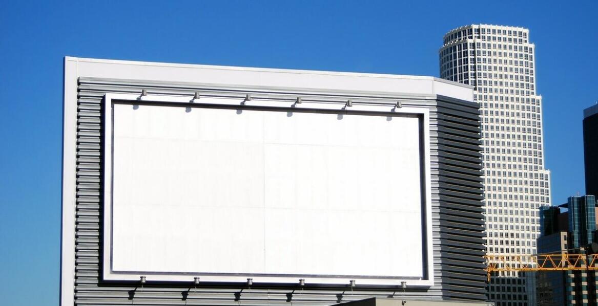 Kluczowe aspekty estetycznego projektowania tablic reklamowych