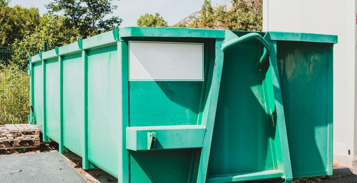 Vorteile der Wahl von Abrollcontainern für Recyclingunternehmen