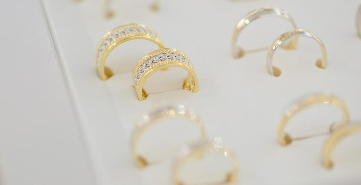 Obrączki ślubne dla par ceniących minimalizm i prostotę