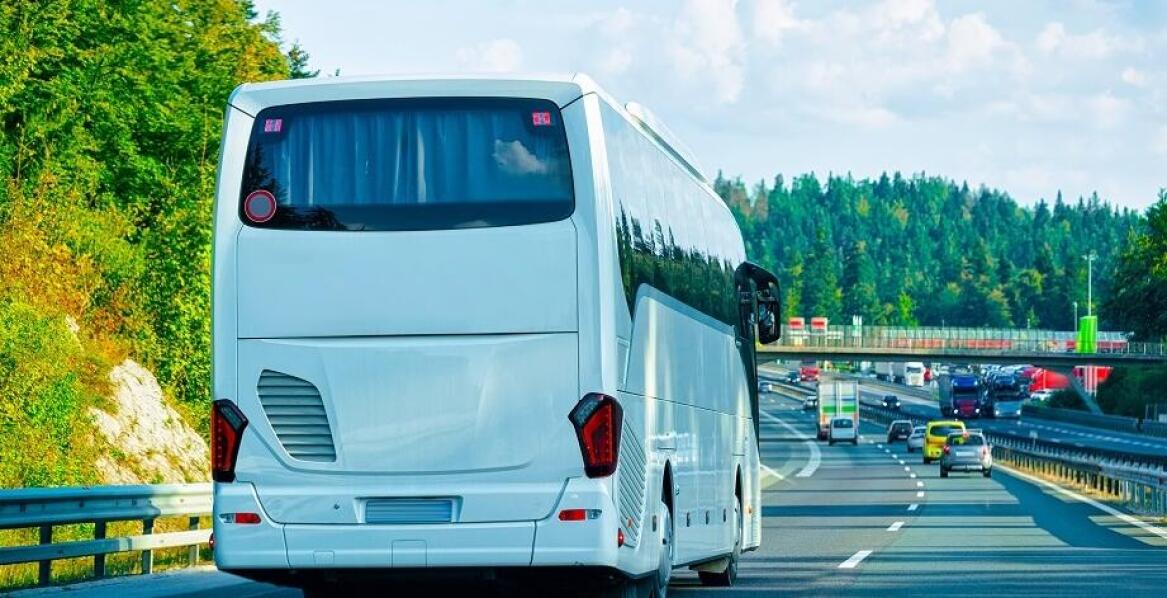 Jak zaplanować wyjazd grupowy busem lub autokarem od zgłoszeń do odjazdu