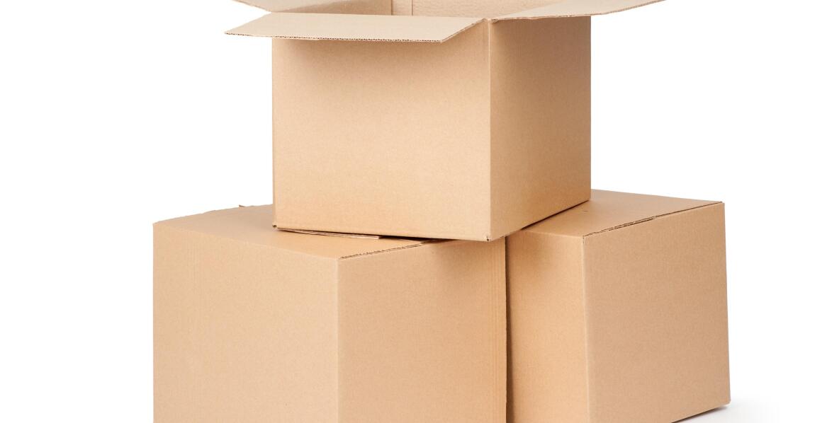 Dlaczego klasyczne pudełko z klapami nadal dominuje w transporcie towarów B2B
