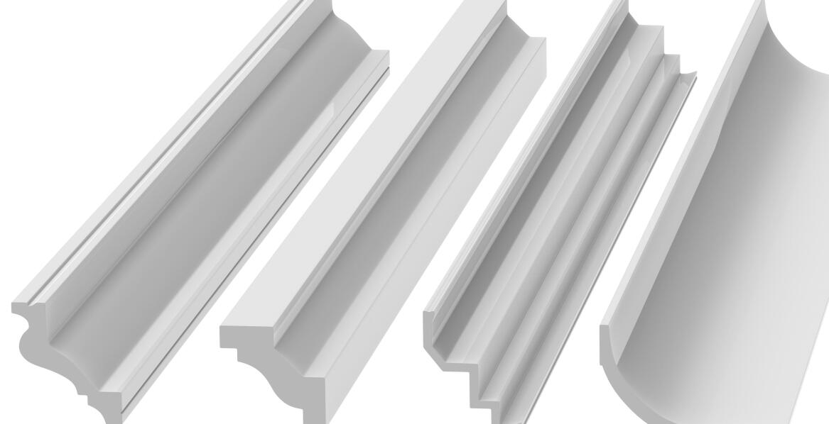 Jak przygotować podłoże pod ceramiczne listwy dekoracyjne w łazience i salonie