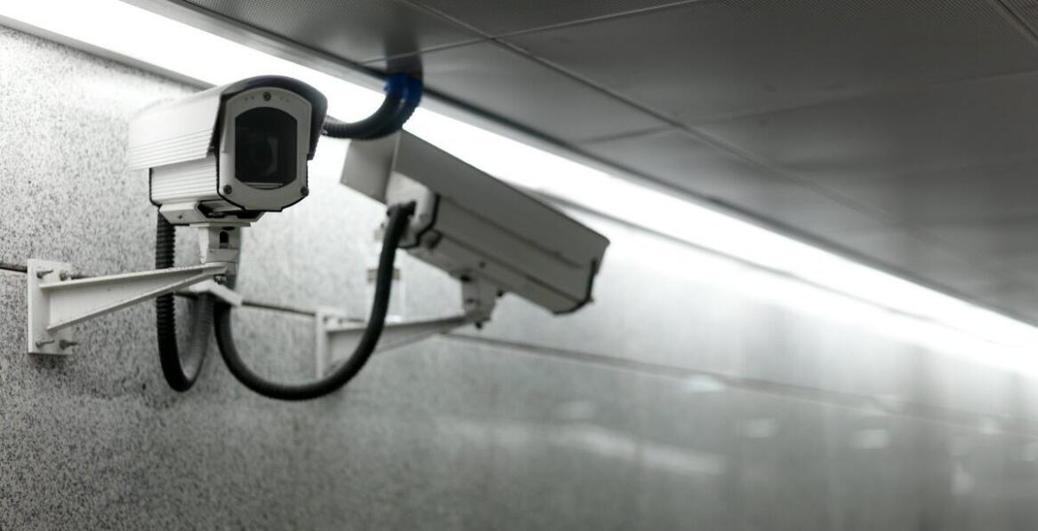 Jak dobrać system kamer do obiektu publicznego lub zakładu, gdy liczą się scenariusze zdarzeń